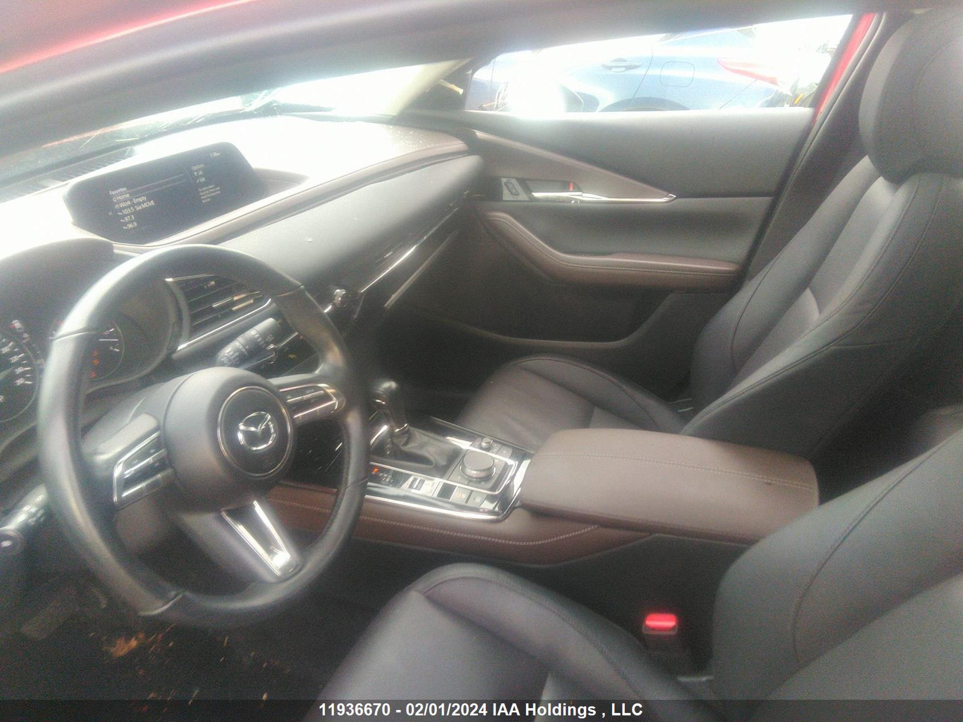 Photo 4 VIN: 3MVDMBDY6MM250491 - MAZDA CX-30 