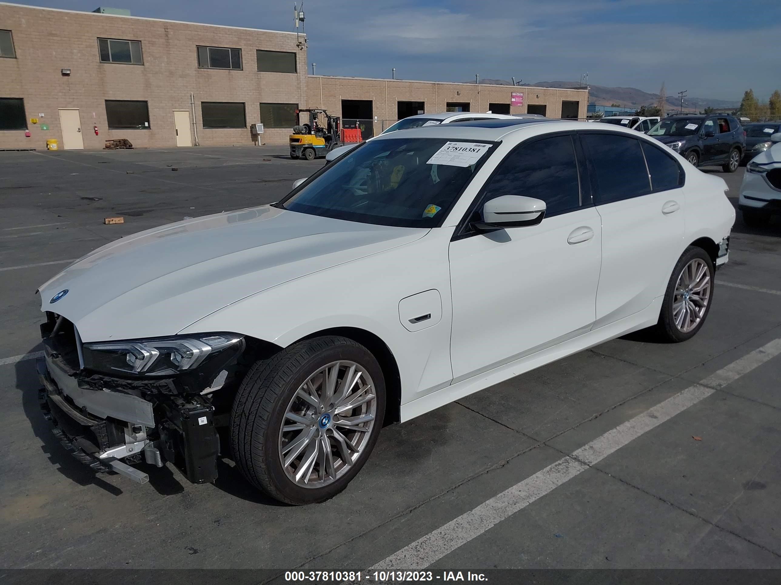 Photo 1 VIN: 3MW39FF03P8C88140 - BMW 3ER 