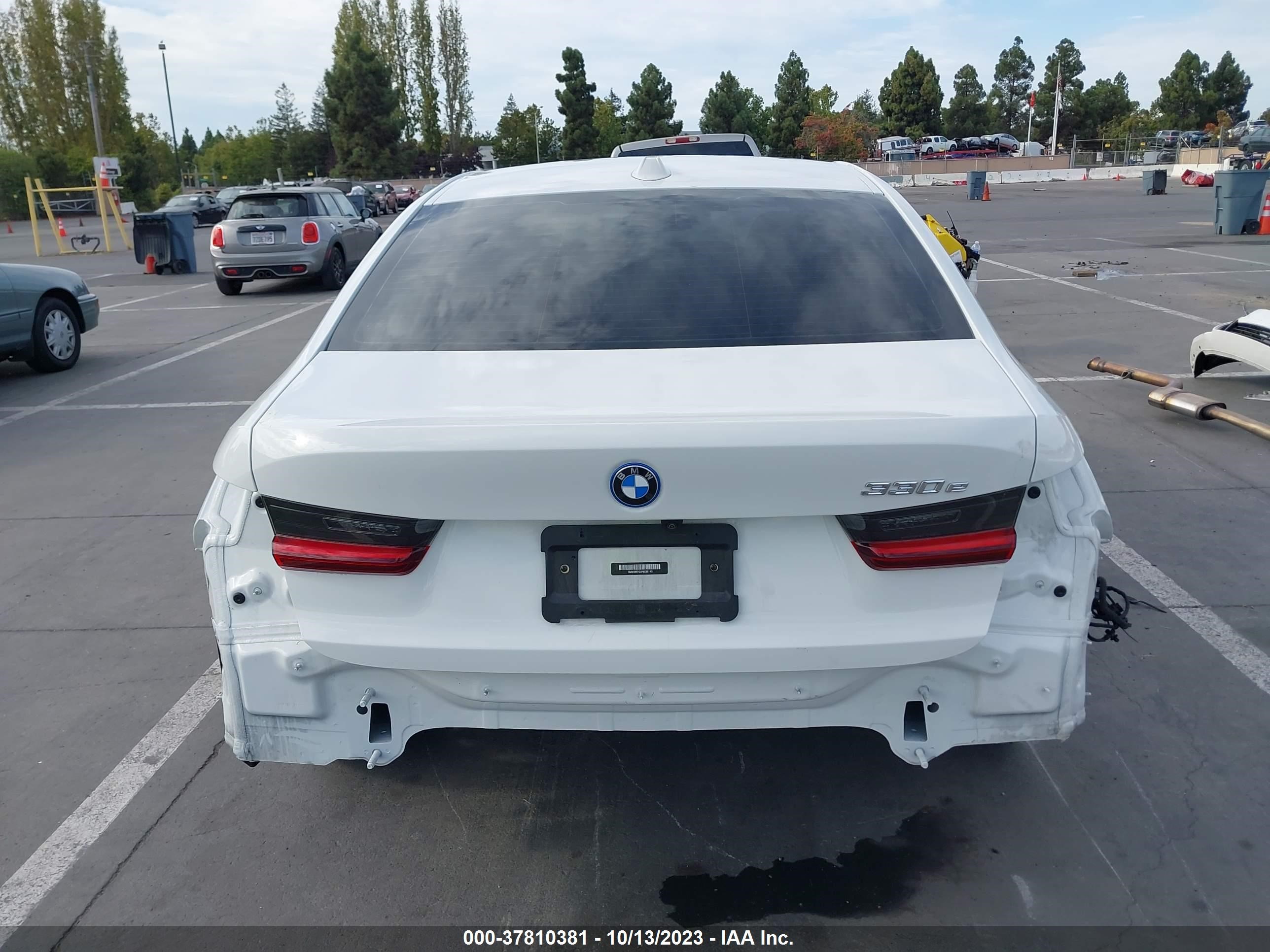 Photo 16 VIN: 3MW39FF03P8C88140 - BMW 3ER 