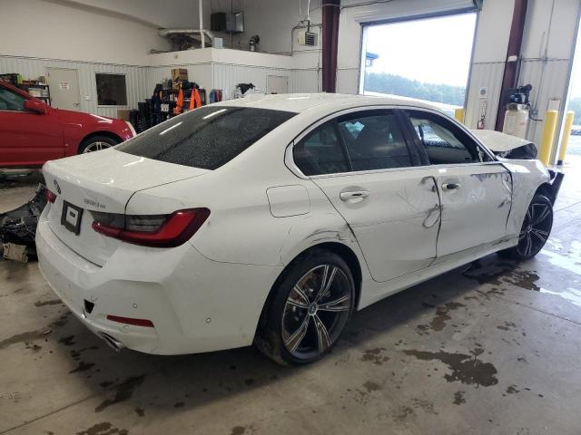 Photo 2 VIN: 3MW39FF06R8E71857 - BMW 330E 