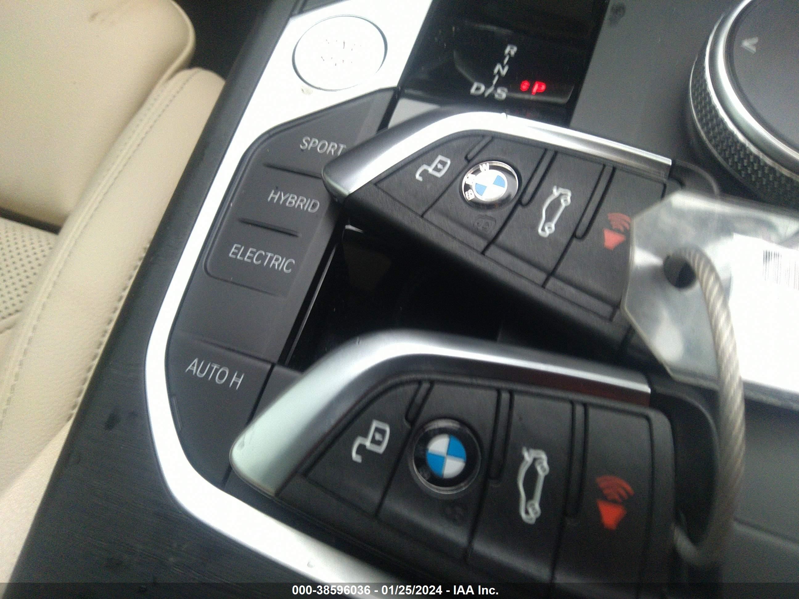 Photo 10 VIN: 3MW39FF08R8E07190 - BMW 3ER 