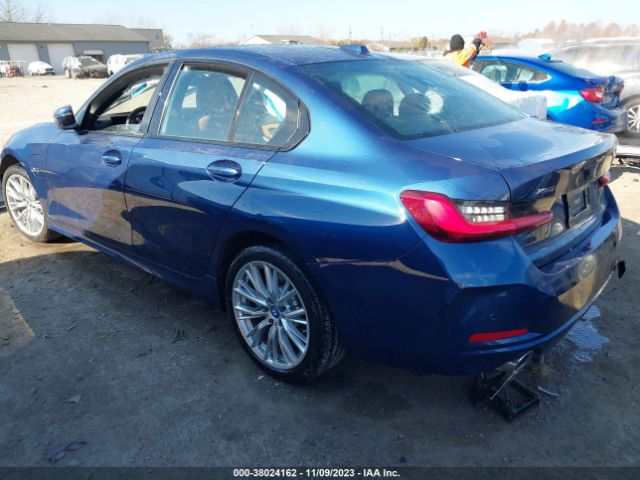 Photo 2 VIN: 3MW39FS03P8D08571 - BMW 3 SERIES 