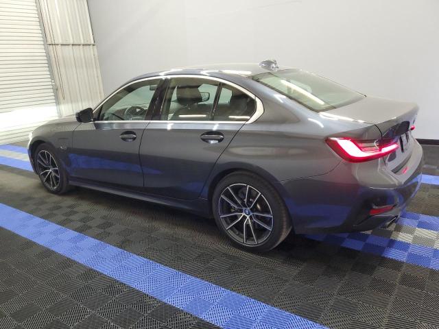 Photo 1 VIN: 3MW5P7J06N8C65136 - BMW 330E 