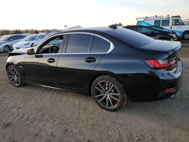 Photo 1 VIN: 3MW5P7J06N8C75178 - BMW 330E 