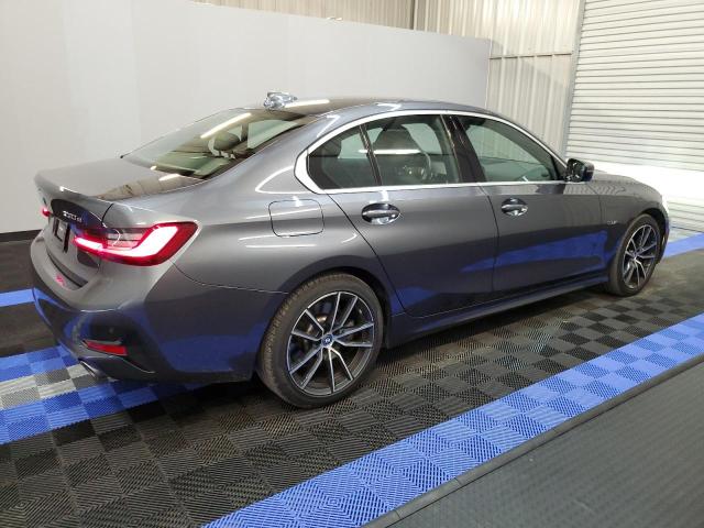 Photo 2 VIN: 3MW5P7J08N8C65140 - BMW 330E 