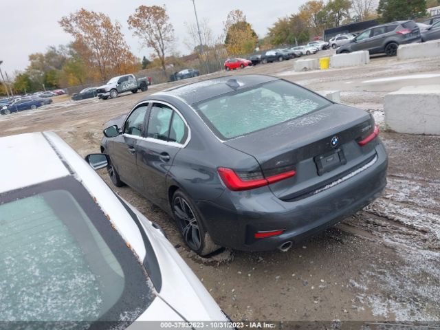 Photo 2 VIN: 3MW5P9J00M8B68475 - BMW 3 SERIES 