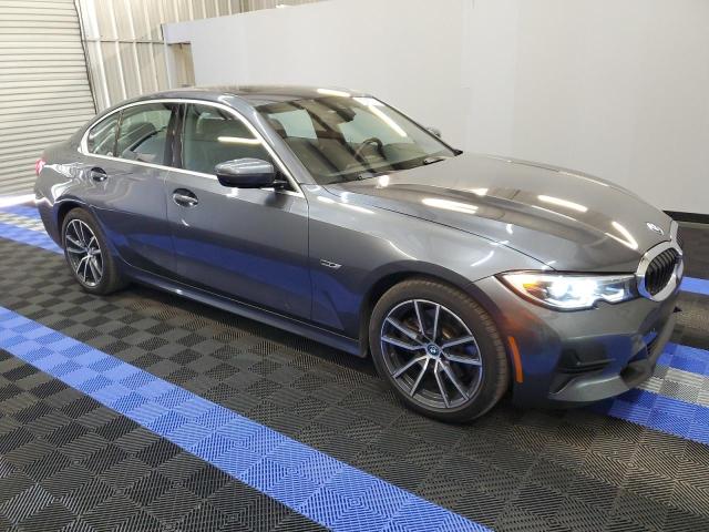 Photo 3 VIN: 3MW5P9J04N8C72565 - BMW 3 SERIES 