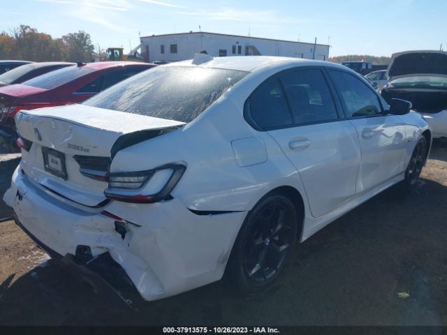 Photo 3 VIN: 3MW5P9J05N8C76091 - BMW 3 SERIES 