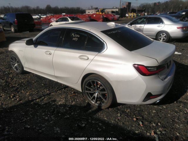 Photo 2 VIN: 3MW5P9J09M8B66742 - BMW 3 SERIES 