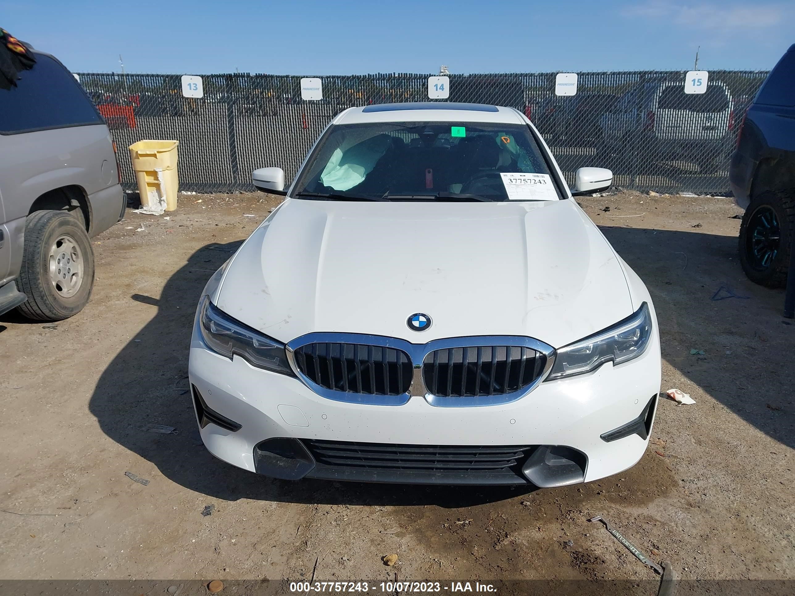 Photo 11 VIN: 3MW5R1J01L8B21692 - BMW 3ER 