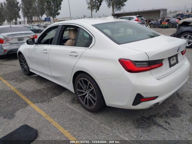 Photo 2 VIN: 3MW5R1J02M8B71275 - BMW 330I 