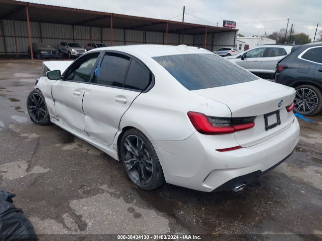 Photo 2 VIN: 3MW5R1J02M8C03819 - BMW 330I 