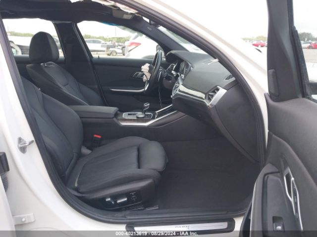 Photo 4 VIN: 3MW5R1J03M8B70703 - BMW 330I 