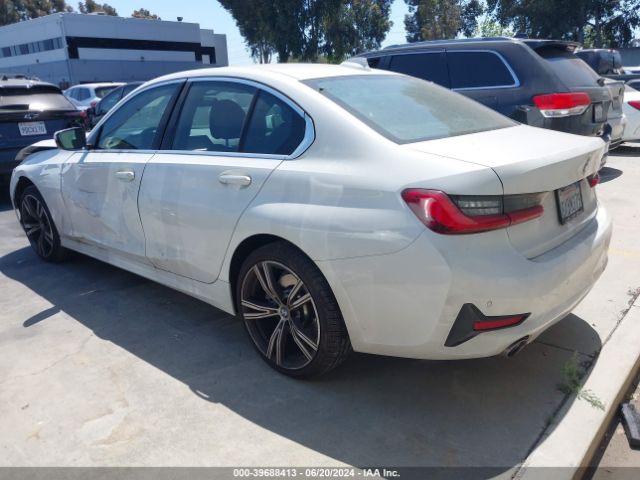 Photo 2 VIN: 3MW5R1J03M8B93396 - BMW 330I 