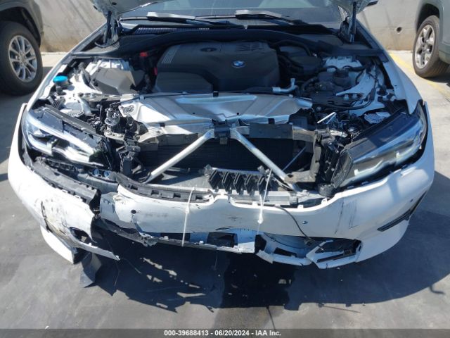 Photo 5 VIN: 3MW5R1J03M8B93396 - BMW 330I 