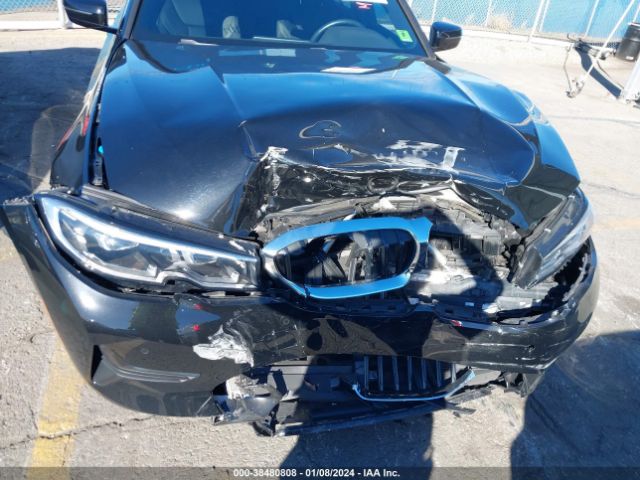 Photo 5 VIN: 3MW5R1J03N8C41870 - BMW 330I 