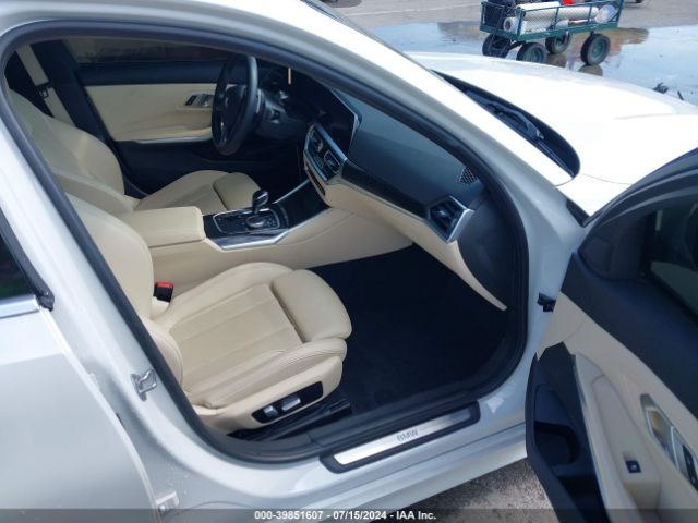 Photo 4 VIN: 3MW5R1J03N8C46826 - BMW 330I 