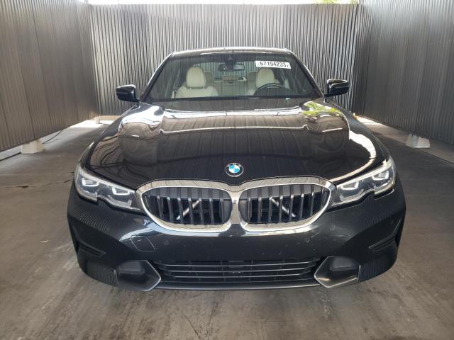 Photo 4 VIN: 3MW5R1J03N8C59883 - BMW 330I 