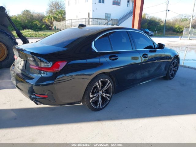 Photo 3 VIN: 3MW5R1J04L8B33982 - BMW 330I 