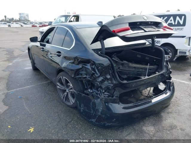 Photo 2 VIN: 3MW5R1J05N8C40798 - BMW 330I 