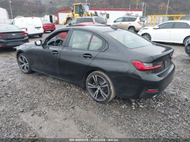 Photo 2 VIN: 3MW5R1J05N8C51879 - BMW 330I 