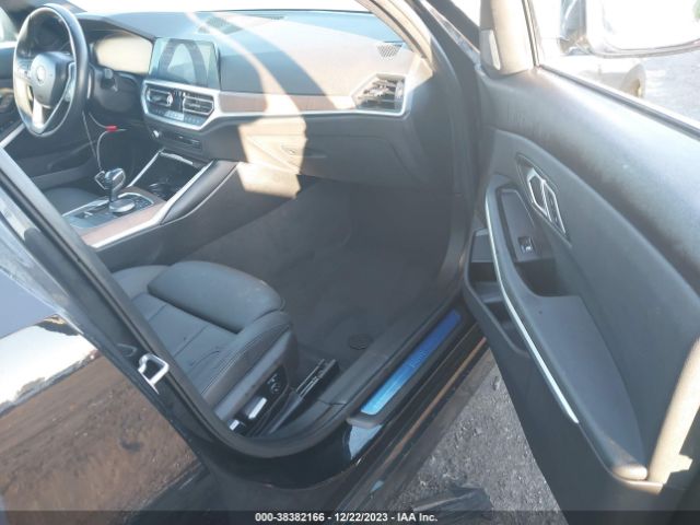 Photo 4 VIN: 3MW5R1J06L8B25401 - BMW 330I 