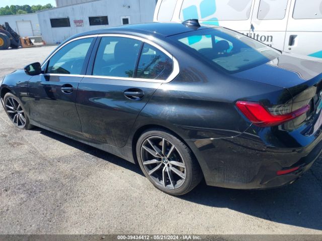 Photo 2 VIN: 3MW5R1J06M8C18288 - BMW 330I 