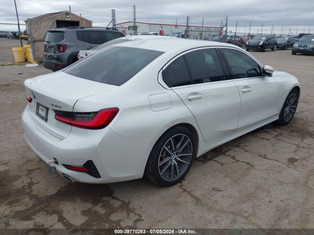 Photo 3 VIN: 3MW5R1J07L8B28825 - BMW 330I 