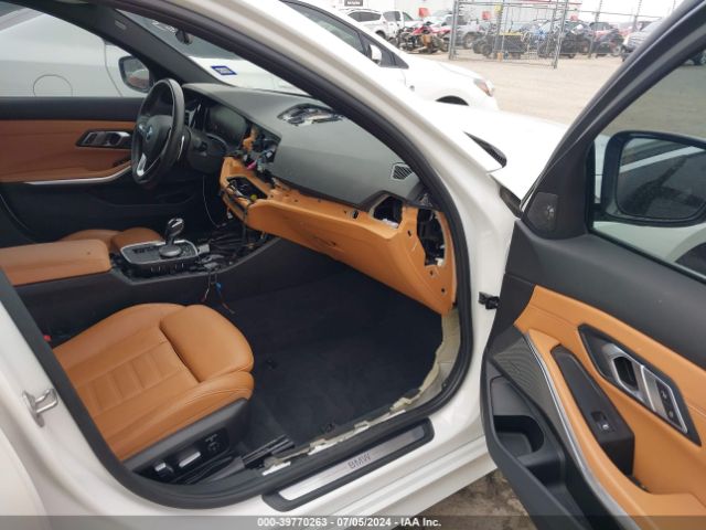 Photo 4 VIN: 3MW5R1J07L8B28825 - BMW 330I 