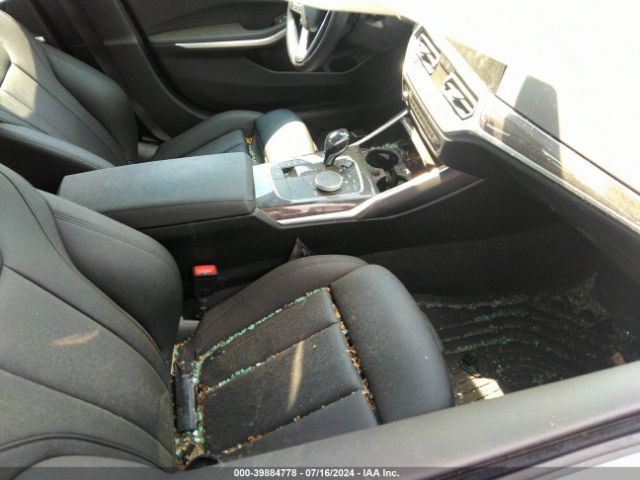 Photo 4 VIN: 3MW5R1J07M8B63950 - BMW 330I 