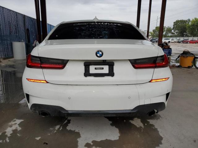 Photo 5 VIN: 3MW5R1J08M8B71572 - BMW 330I 