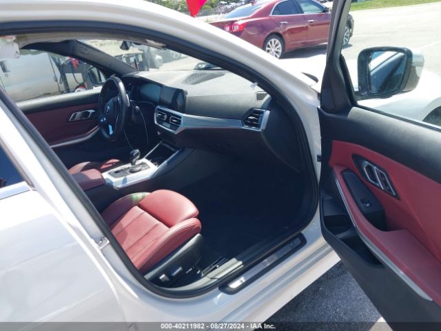 Photo 4 VIN: 3MW5R1J08N8C71690 - BMW 330I 