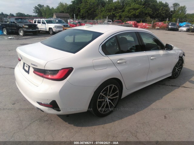 Photo 3 VIN: 3MW5R1J09L8B12321 - BMW 330I 