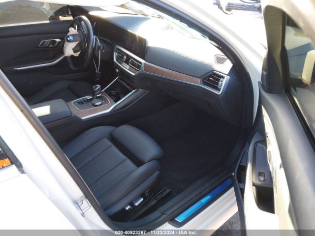 Photo 4 VIN: 3MW5R1J09L8B27417 - BMW 330I 