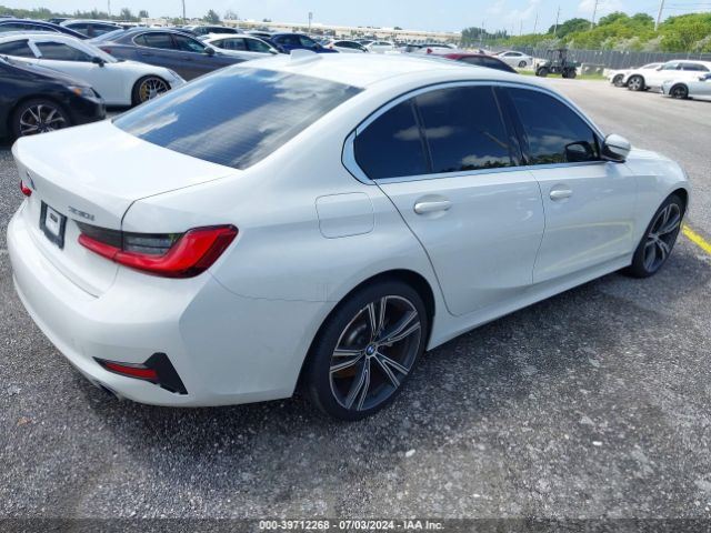 Photo 3 VIN: 3MW5R1J09L8B31144 - BMW 330I 