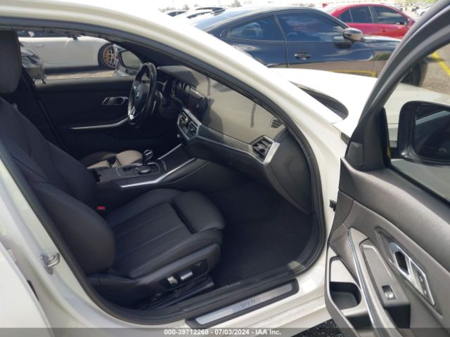 Photo 4 VIN: 3MW5R1J09L8B31144 - BMW 330I 