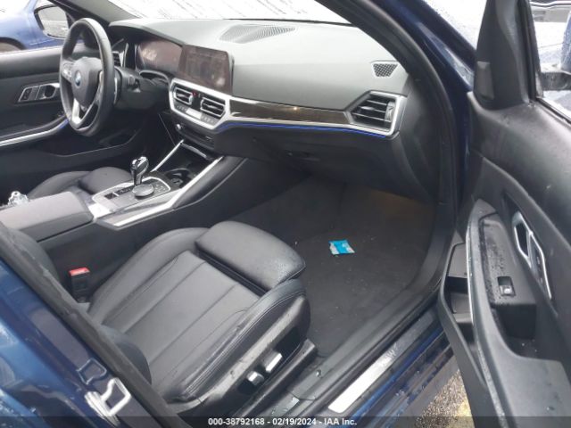 Photo 4 VIN: 3MW5R1J09M8C02831 - BMW 330I 