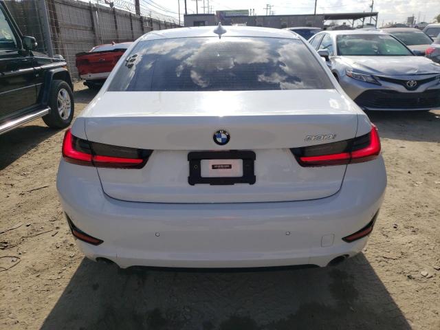 Photo 5 VIN: 3MW5R1J09N8C27004 - BMW 330I 