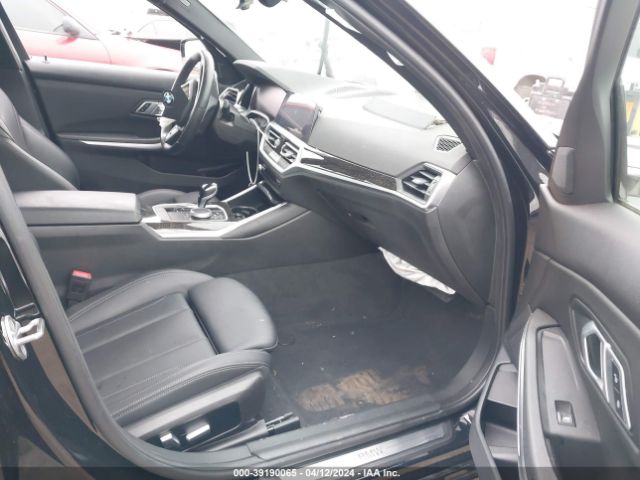 Photo 4 VIN: 3MW5R1J09N8C31666 - BMW 330I 