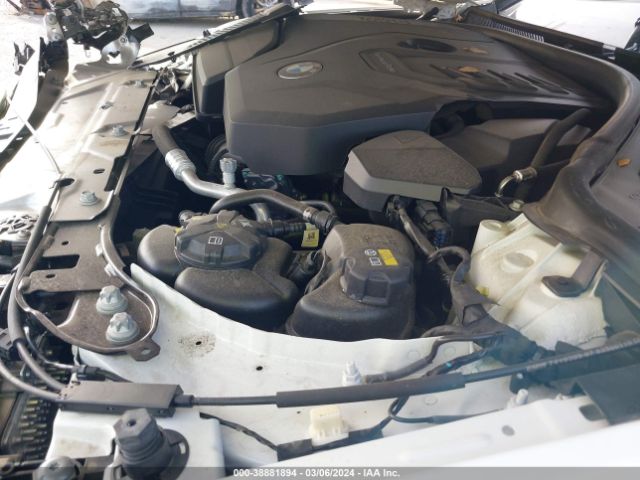 Photo 9 VIN: 3MW5R1J09N8C49214 - BMW 330I 