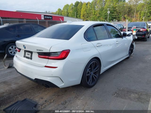 Photo 3 VIN: 3MW5R1J0XM8B76224 - BMW 330I 