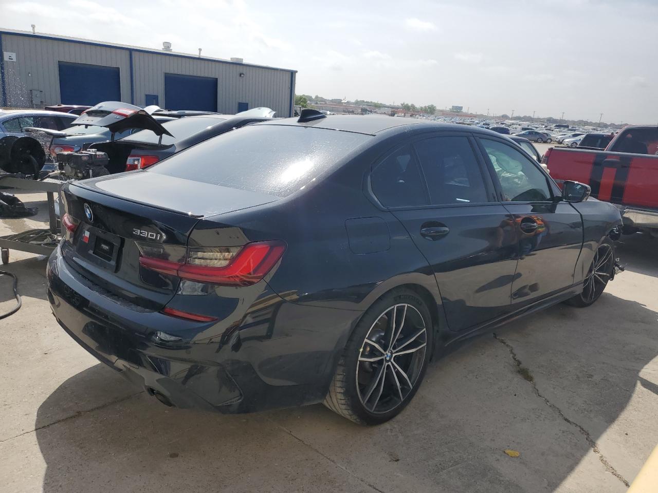 Photo 2 VIN: 3MW5R1J0XN8C26850 - BMW 3ER 