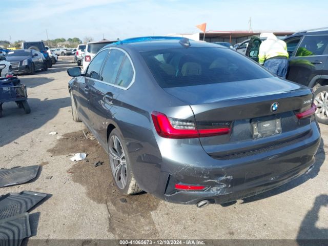 Photo 2 VIN: 3MW5R1J0XN8C33278 - BMW 330I 