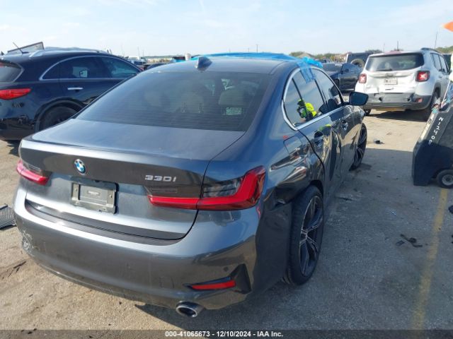 Photo 3 VIN: 3MW5R1J0XN8C33278 - BMW 330I 