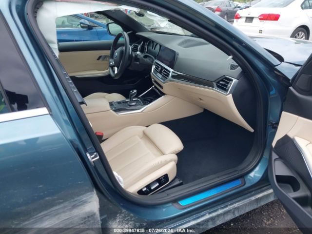 Photo 4 VIN: 3MW5R7J00L8B34033 - BMW 330I 