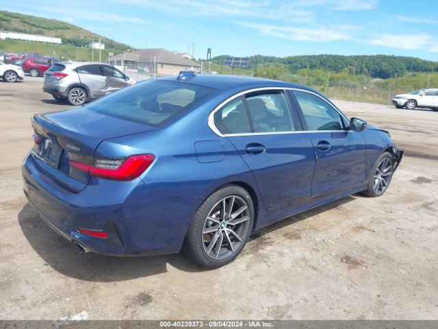 Photo 3 VIN: 3MW5R7J00M8B88420 - BMW 330I 