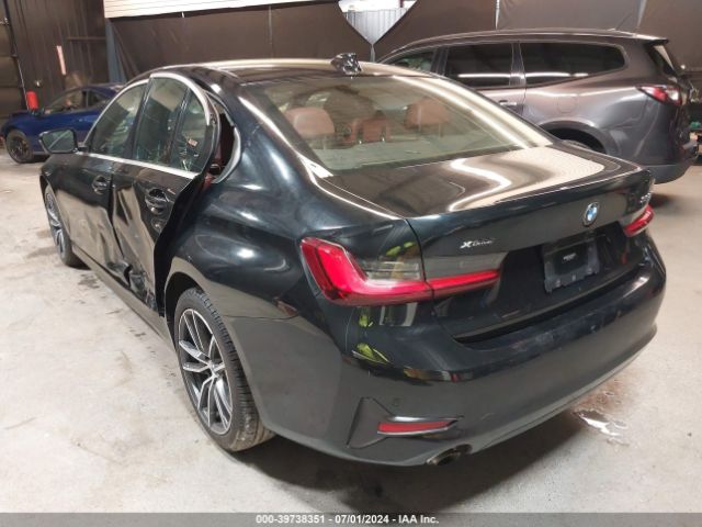 Photo 2 VIN: 3MW5R7J00N8C29033 - BMW 330I 