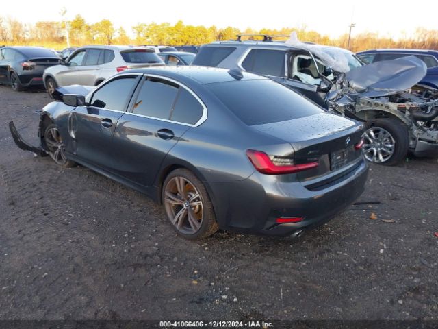 Photo 2 VIN: 3MW5R7J00N8C34779 - BMW 330I 