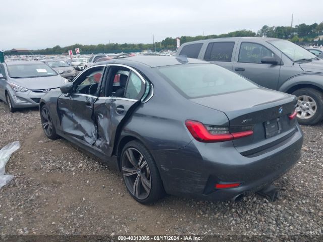 Photo 2 VIN: 3MW5R7J01M8B96123 - BMW 330I 