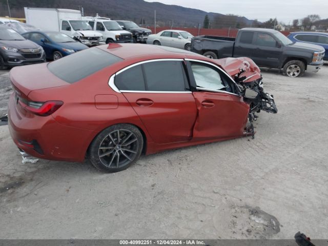 Photo 3 VIN: 3MW5R7J01N8C60985 - BMW 330I 